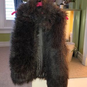 •Faux Fur Vest•